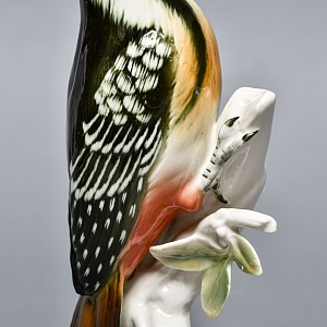 Коллекционная Фарфоровая статуэтка «Птица - Пёстрый Дятел», Карл Энс / Karl Ens, Германия.