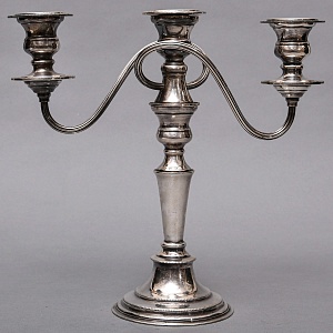 Канделябр - Подсвечник на Три Свечи, Н -29 см. Silverplate, Elkington's & Co. Англия, начало ХХ века.