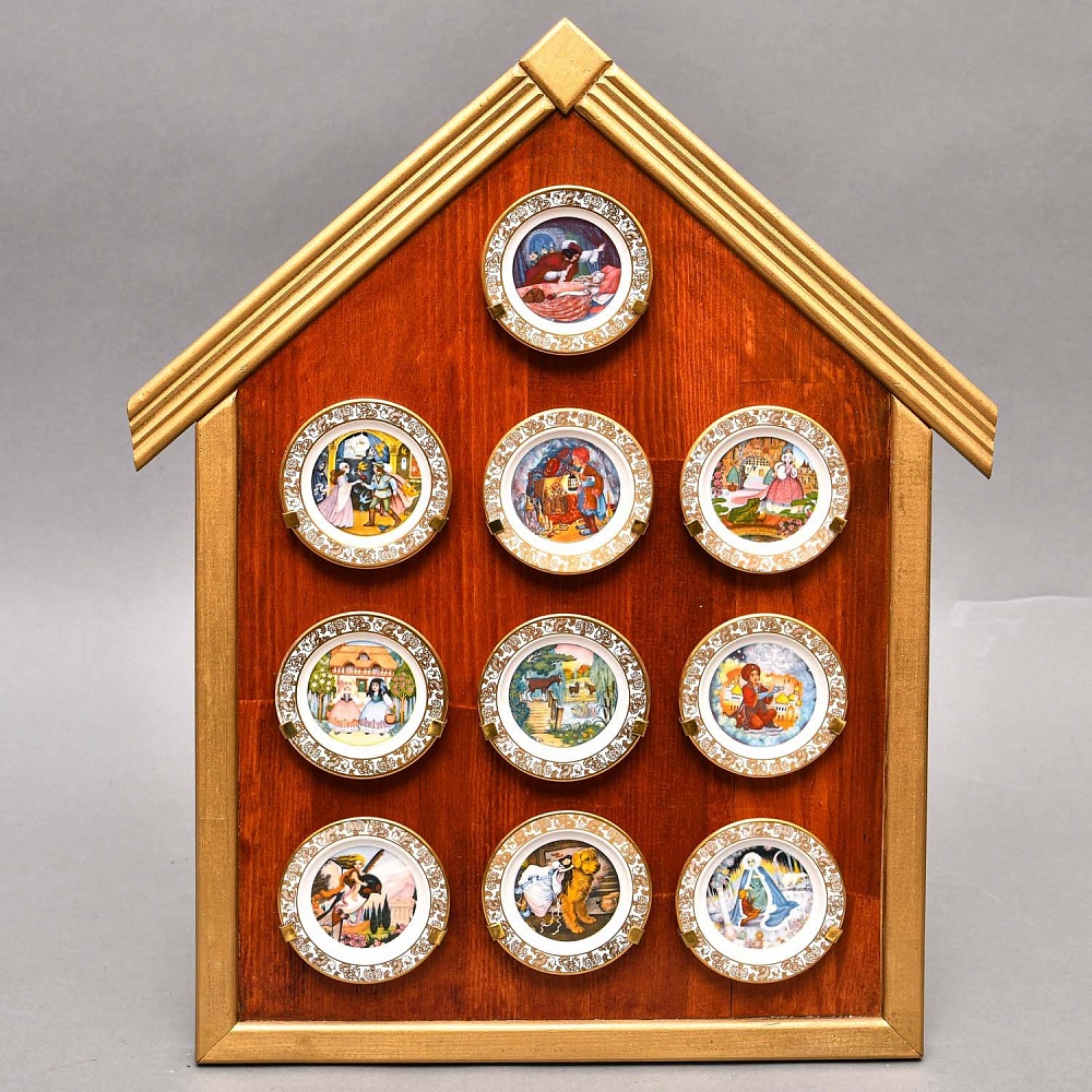 Набор Фарфоровых тарелок «Домик сказок», The FRANKLIN Porcelain США - 1979 год.