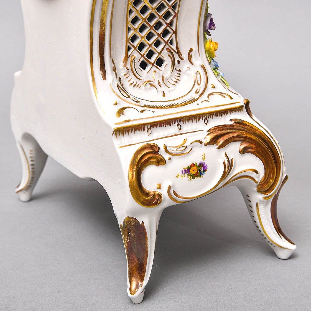 Большие Каминные Механические Фарфоровые Часы с боем «Букет из Роз», Franz Hermle & Sohn Германия 50 гг.