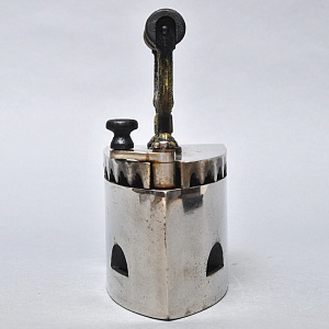 Старинный Никелированный Угольный Чугунный Утюг Германия начало ХХ века.