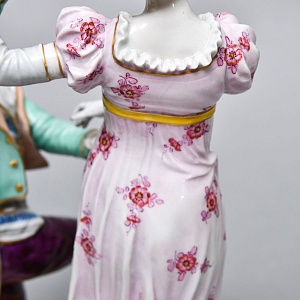 Антикварная статуэтка «Дама с кавалером. Приглашение на танец», Фарфор Muller & Co, Германия, 1907 - 1949 гг. 