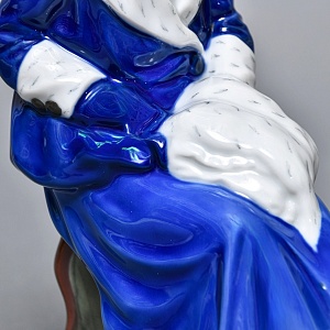 Антикварная фарфоровая статуэтка «Дама с горностаевой муфтой», Fraureuth Германия, 1919 - 1926 годы. 