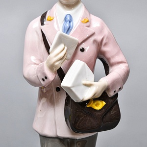 Коллекционная Фарфоровая статуэтка «ПОЧТАЛЬОН», Grafenthal Германия, 1985 - 1990 года. 