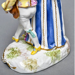 Коллекционная Фарфоровая статуэтка «Пара на Карнавале», Edme Samson Франция, 1940 - 1969 годы. 