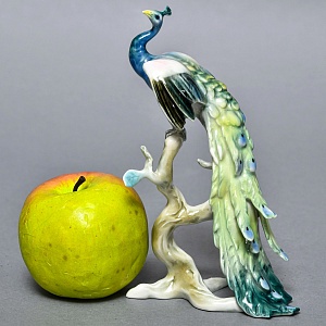 Коллекционная Фарфоровая статуэтка «Птица. Павлин на ветке», Kaiser Германия, середина ХХ века. 