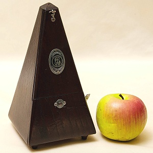 Старинный Механический Метроном в деревянном корпусе, System MAELZEL Германия - 50 гг.