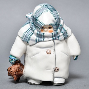 Авторская Коллекционная Фарфоровая Статуэтка «Укутыш - Прогулка с Мишкой», Россия.