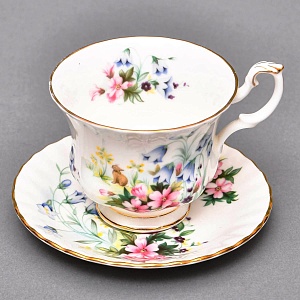 Коллекционная Фарфоровая Чайная пара «Букет с колокольчиками», ROYAL ALBERT Англия. 