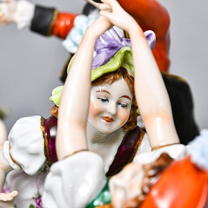 Большая Антикварная Статуэтка «Детские забавы - Ручеек», фарфор Scheibe - Alsbach, Германия.