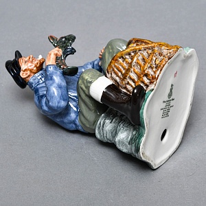 Коллекционная Фарфоровая статуэтка «Рыбак с омаром», Royal Doulton Ангия, 1963 - 1994 годы. 