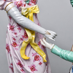 Антикварная статуэтка «Дама с кавалером. Приглашение на танец», Фарфор Muller & Co, Германия, 1907 - 1949 гг. 