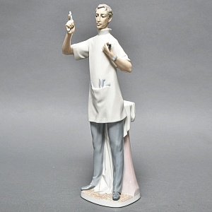  Коллекционная Фарфоровая статуэтка «Врач - Стоматолог», Lladro Испания, 1977 год.