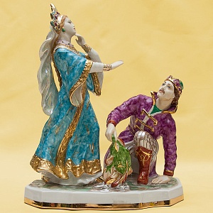 Авторская Фарфоровая статуэтка «Царе́вна-лягу́шка», СССР Дулево, 50-е года.