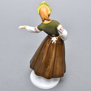 Коллекционная Фарфоровая статуэтка «Наташа. Русский танец», GOEBEL Германия - 1986 год. 