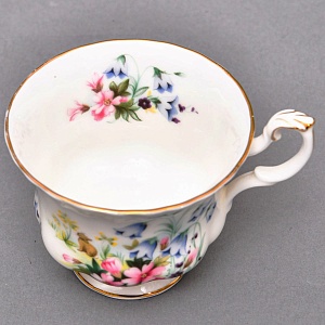 Коллекционная Фарфоровая Чайная пара «Букет с колокольчиками», ROYAL ALBERT Англия. 