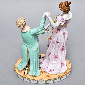 Антикварная статуэтка «Дама с кавалером. Приглашение на танец», Фарфор Muller & Co, Германия, 1907 - 1949 гг. 