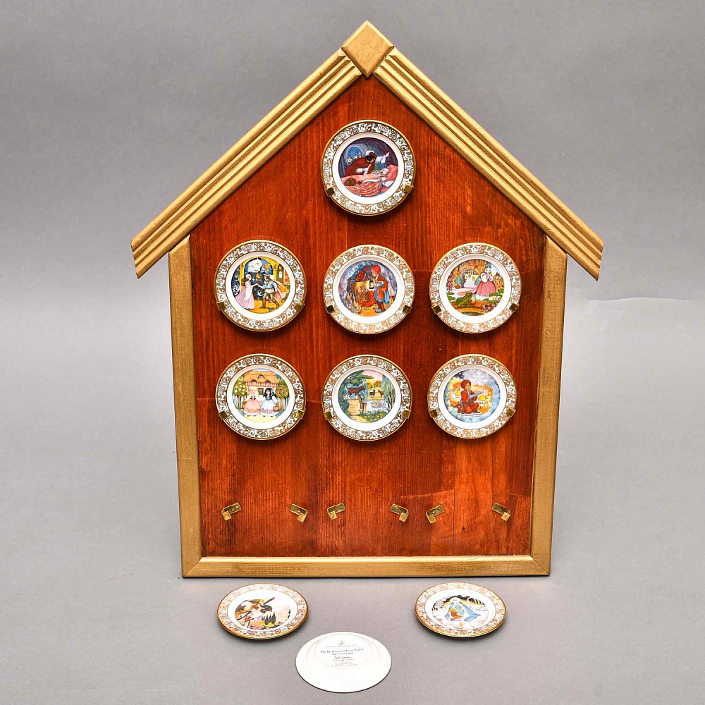Набор Фарфоровых тарелок «Домик сказок», The FRANKLIN Porcelain США - 1979 год.