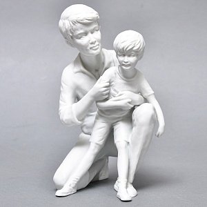 Редкая!!! Коллекционная Фарфоровая Статуэтка «Отец и Сын», Kaiser, Германия -1979 год.