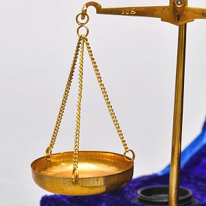 Ювелирные Антикварные Настольные весы с разновесами в футляре, Англия, начало ХХ века! 