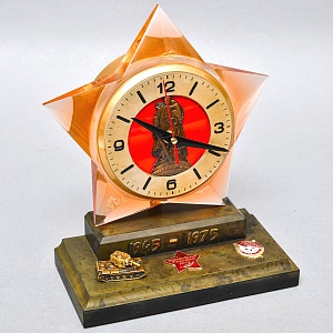 Памятные Кварцевые Настольные Часы «Звезда Победы - ХХХ лет» СССР - 1975 год. 