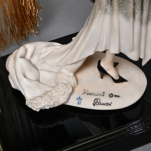 Настольная Электрическая Лампа - Светильник «Дама с Павлином», FLORENCE Италия -1987 год.