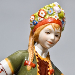 Коллекционная Фарфоровая статуэтка «Наташа. Русский танец», GOEBEL Германия - 1986 год. 