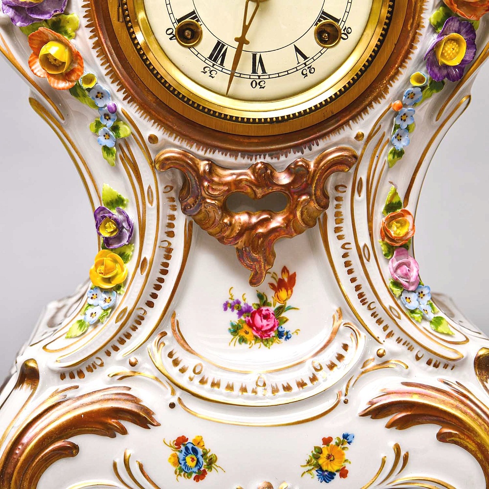 Большие Каминные Механические Фарфоровые Часы с боем «Букет из Роз», Franz Hermle & Sohn Германия 50 гг.