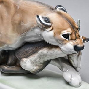 Большая! Авторская Фарфоровая статуэтка «ПУМА С ДОБЫЧЕЙ», ROSENTHAL Германия - 1938 год. 