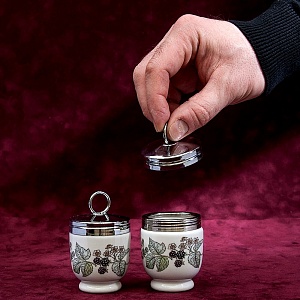 Пара Фарфоровых Кодлеров «Ежевика» для приготовления яиц, ROYAL WORCHESTER. 