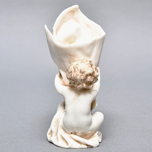 Антикварная статуэтка - салфетница «Путти с кульком», Фарфор Dressel & Kister Passau Германия.