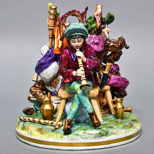 Коллекционная Фарфоровая статуэтка «Средневековые музыканты», Германия середина XX века.