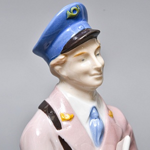 Коллекционная Фарфоровая статуэтка «ПОЧТАЛЬОН», Grafenthal Германия, 1985 - 1990 года. 