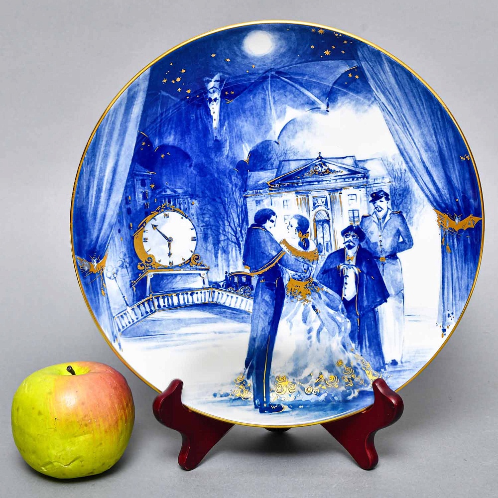  Коллекционная Фарфоровая Тарелка - Блюдо «Летучая мышь», MEISSEN Германия - 2007 год.