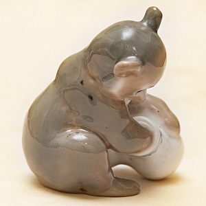 Коллекционная Фарфоровая Статуэтка «Мишка с крынкой», СССР ЛЗФИ, 1956 - 1967 года. 