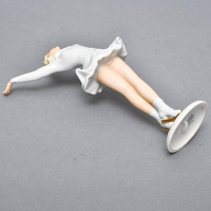 Коллекционная Фарфоровая статуэтка «Девушка фигуристка», Schau Bach Kunst Германия, 1953 - 1962 годы.