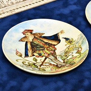 Картина - Панно из Двух Антикварных Тарелок «Кавалер и Дама», Фаянс Бельгия начало ХХ века.