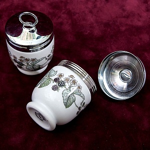 Пара Фарфоровых Кодлеров «Ежевика» для приготовления яиц, ROYAL WORCHESTER. 