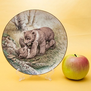 Коллекционная Тарелка «Лесной Год - МАЙ» Фарфор, Studio Fine Porcelaine Англия -1982 год.