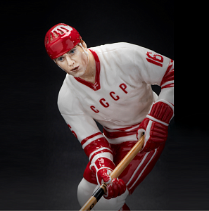 Коллекционная Авторская Статуэтка «Хоккеист СССР – Владимир Петров №16», фарфор, Россия. 