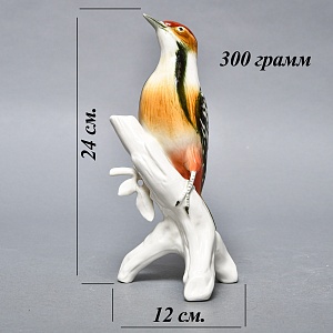 Коллекционная Фарфоровая статуэтка «Птица - Пёстрый Дятел», Карл Энс / Karl Ens, Германия.