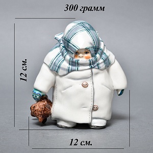 Авторская Коллекционная Фарфоровая Статуэтка «Укутыш - Прогулка с Мишкой», Россия.
