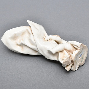 Антикварная статуэтка - салфетница «Путти с кульком», Фарфор Dressel & Kister Passau Германия.