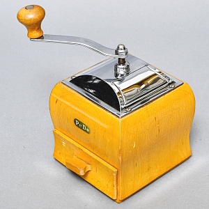 Коллекционная ручная механическая кофемолка «PeDe» Голландия, середина ХХ века.