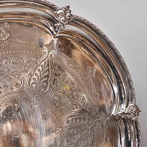 Винтажный Круглый Поднос на ножках, Металл Silverplate, SHEFFIELD Англия.