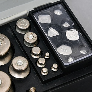 Винтажный Набор Гирь и Разновесов для Весов, Аптек и Химкабинетов, НМИЗ СССР -1983 г.