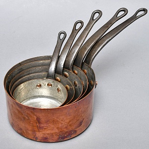 Винтажный Набор из 5-ти Медных Ковшиков разных размеров Франция, середина ХХ века.