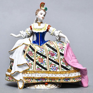 Антикварная статуэтка «Дама - Королевский прием», Фарфор SITZENDORF Германия, 1884 - 1902 годы.