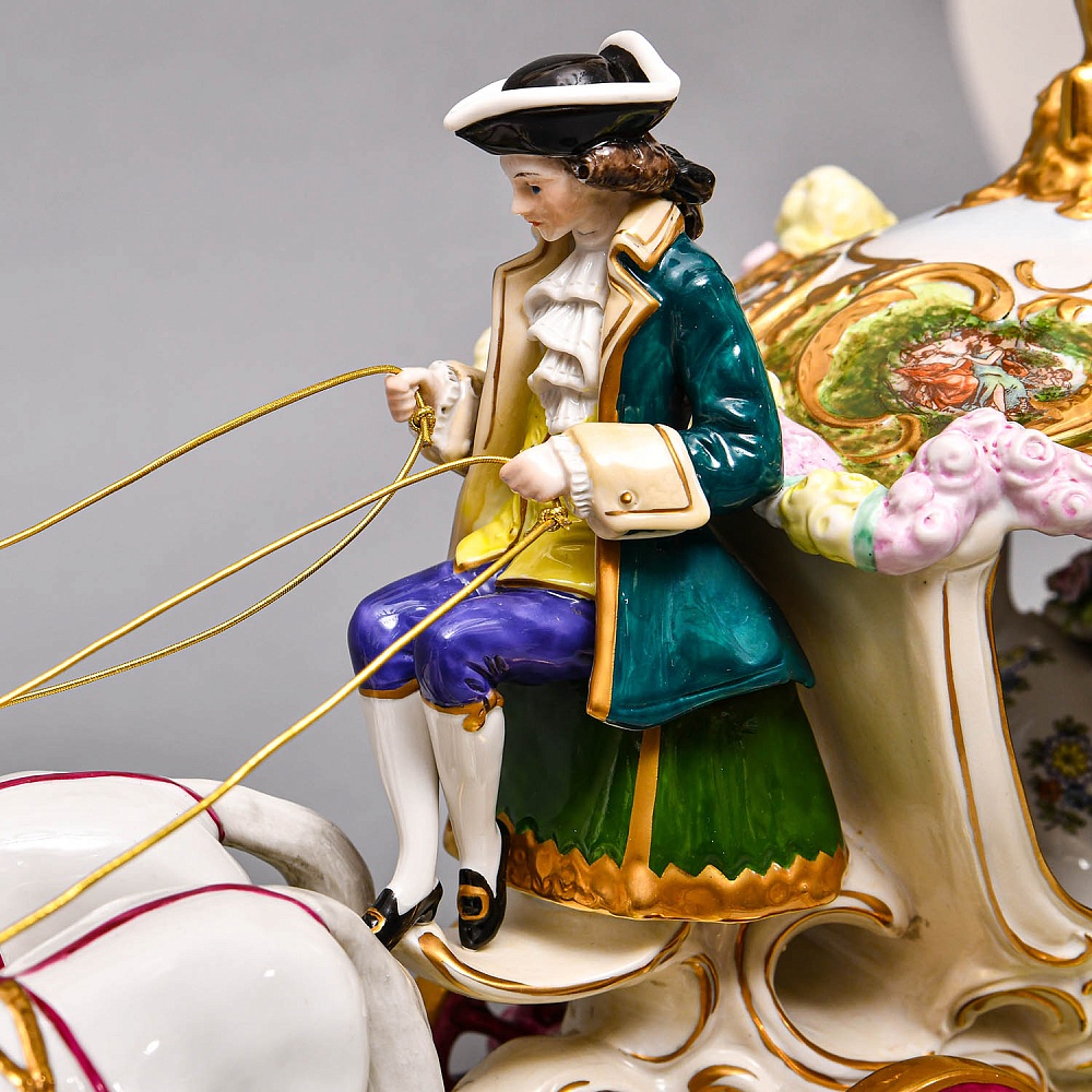 Большая Фарфоровая статуэтка «Карета с влюбленной парой», Scheibe Alsbach Германия, 1925 - 1962 гг. 