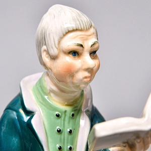 Коллекционная Фарфоровая статуэтка «Профессор с книгами», Karl Ens Германия.
